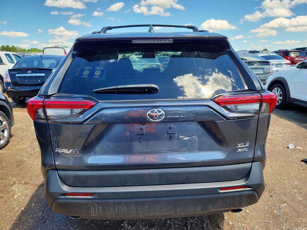 2024 Toyota Rav4 Xle Gray vin: 2T3P1RFV5RW427203