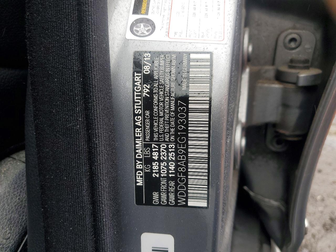 2014 Mercedes-benz C 300 4matic Silver vin: WDDGF8AB9EG193037