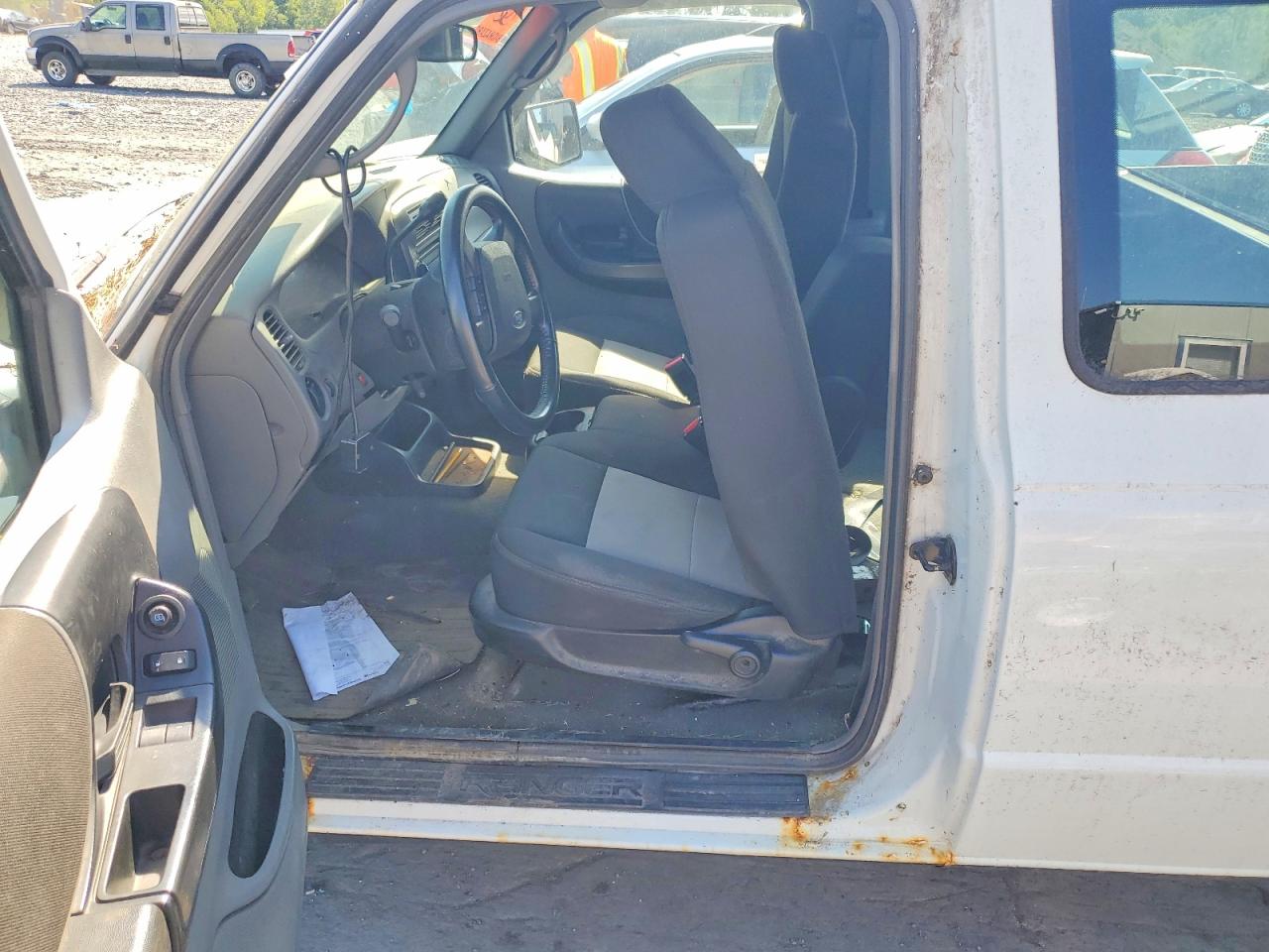 2009 Ford Ranger Super Cab White vin: 1FTZR15E09PA42454