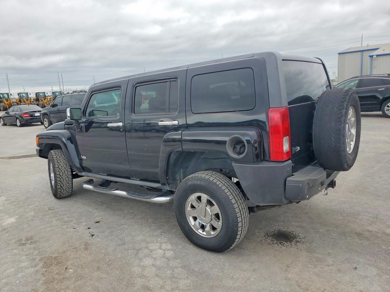 2010 Hummer H3 Luxury Черный vin: 5GTMNJEE0A8114962