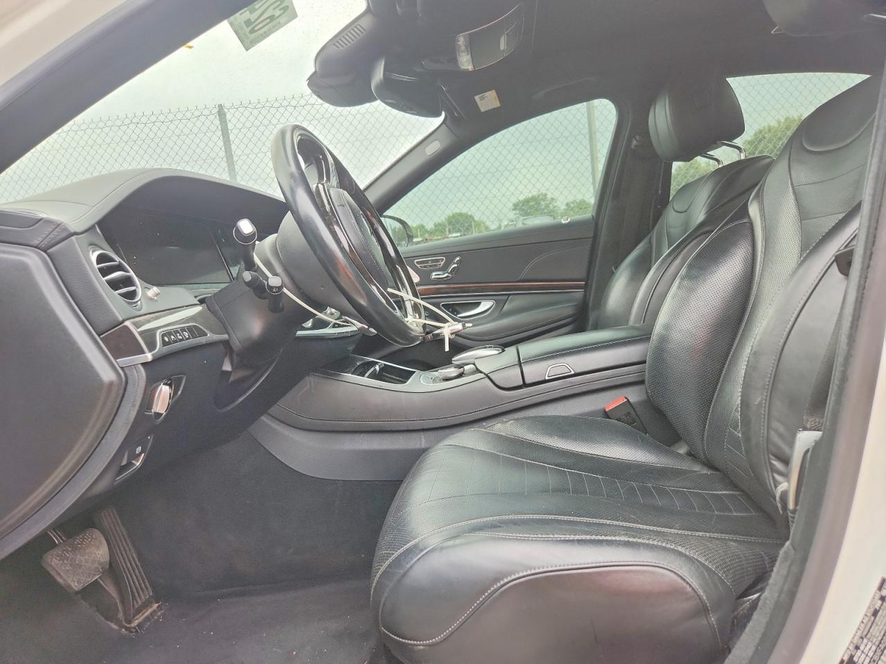2015 Mercedes-benz S 550 White vin: WDDUG8CBXFA092722