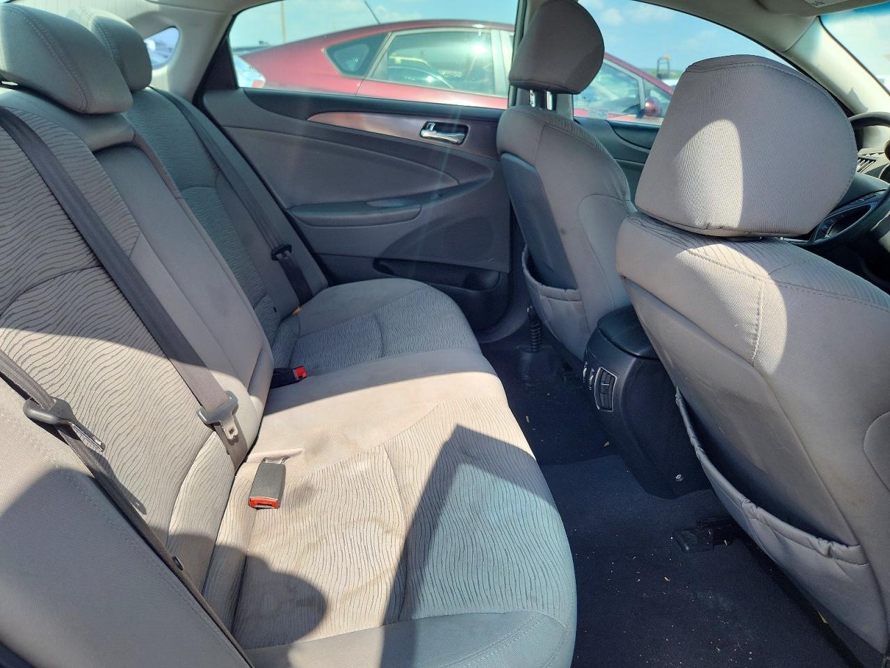 2012 Hyundai Sonata Hybrid Silver vin: KMHEC4A44CA026519