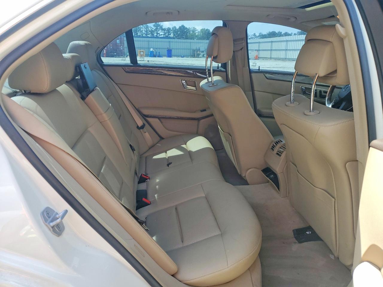 2011 Mercedes-benz E 350 Bluetec White vin: WDDHF2EB5BA298622