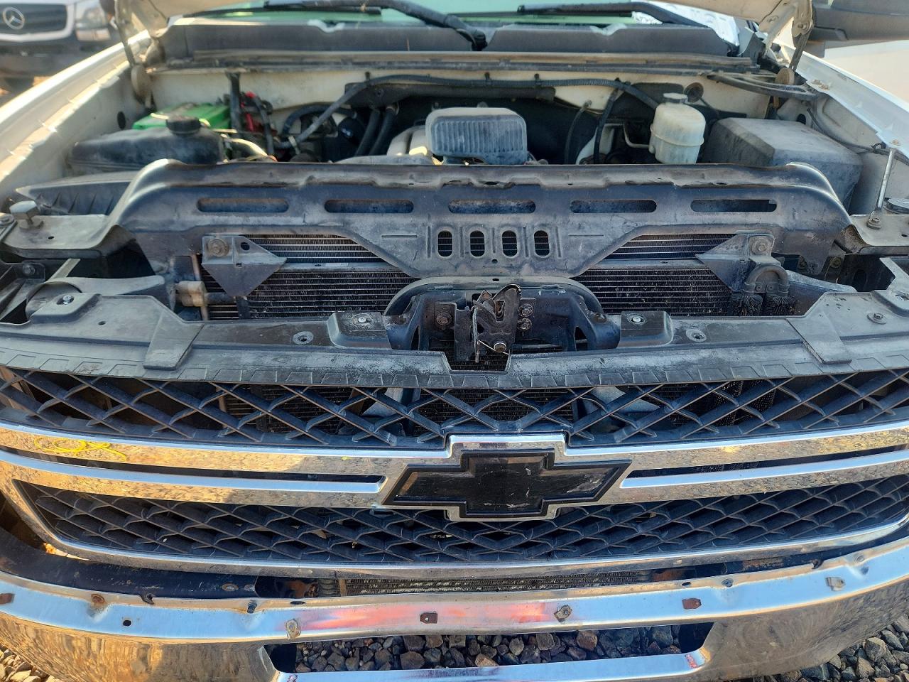 2011 Chevrolet Silverado K2500 Heavy Duty White vin: 1GC2KVCG5BZ258229