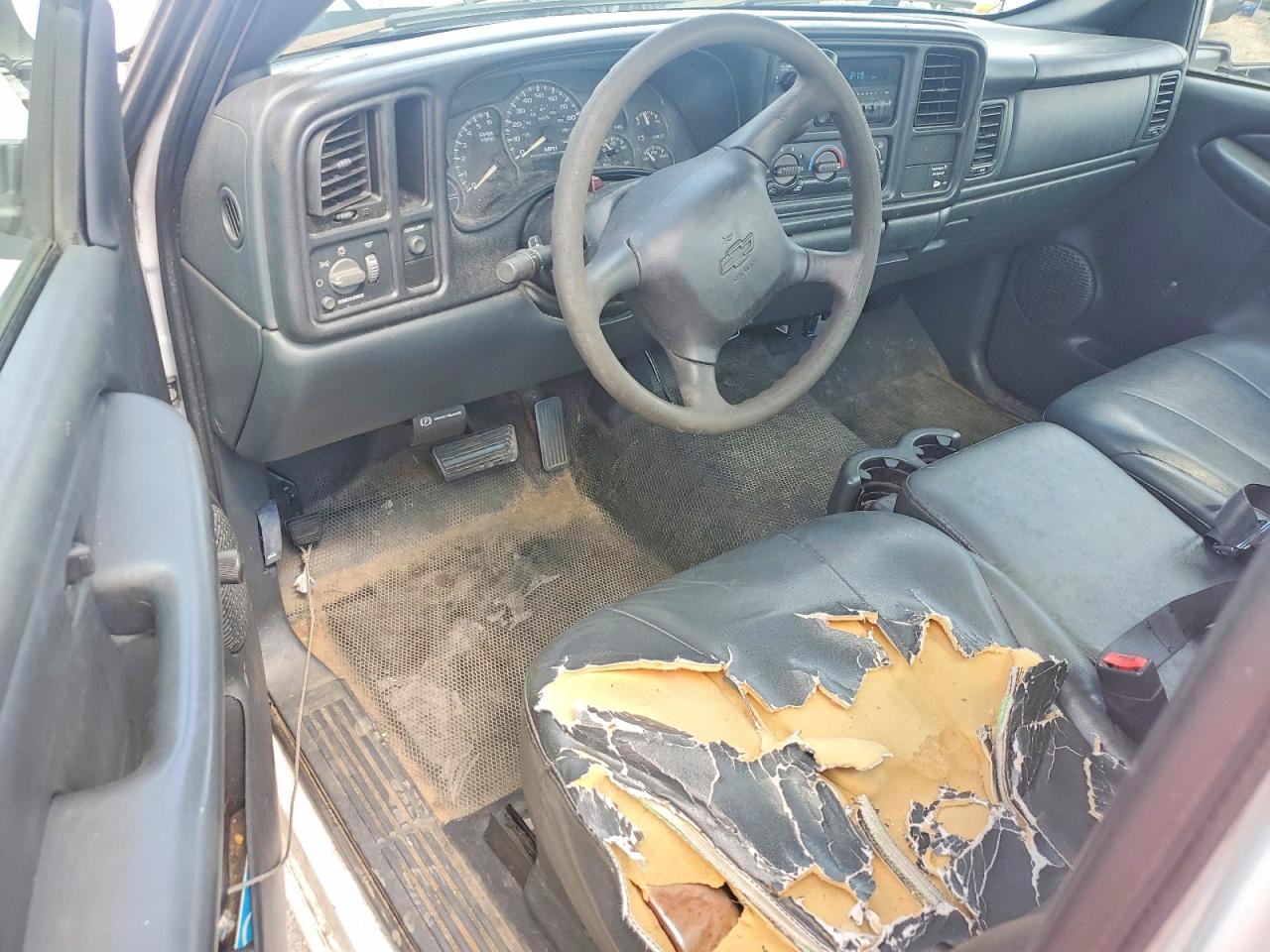 2002 Chevrolet Silverado C1500 White vin: 1GCEC14W92Z277634