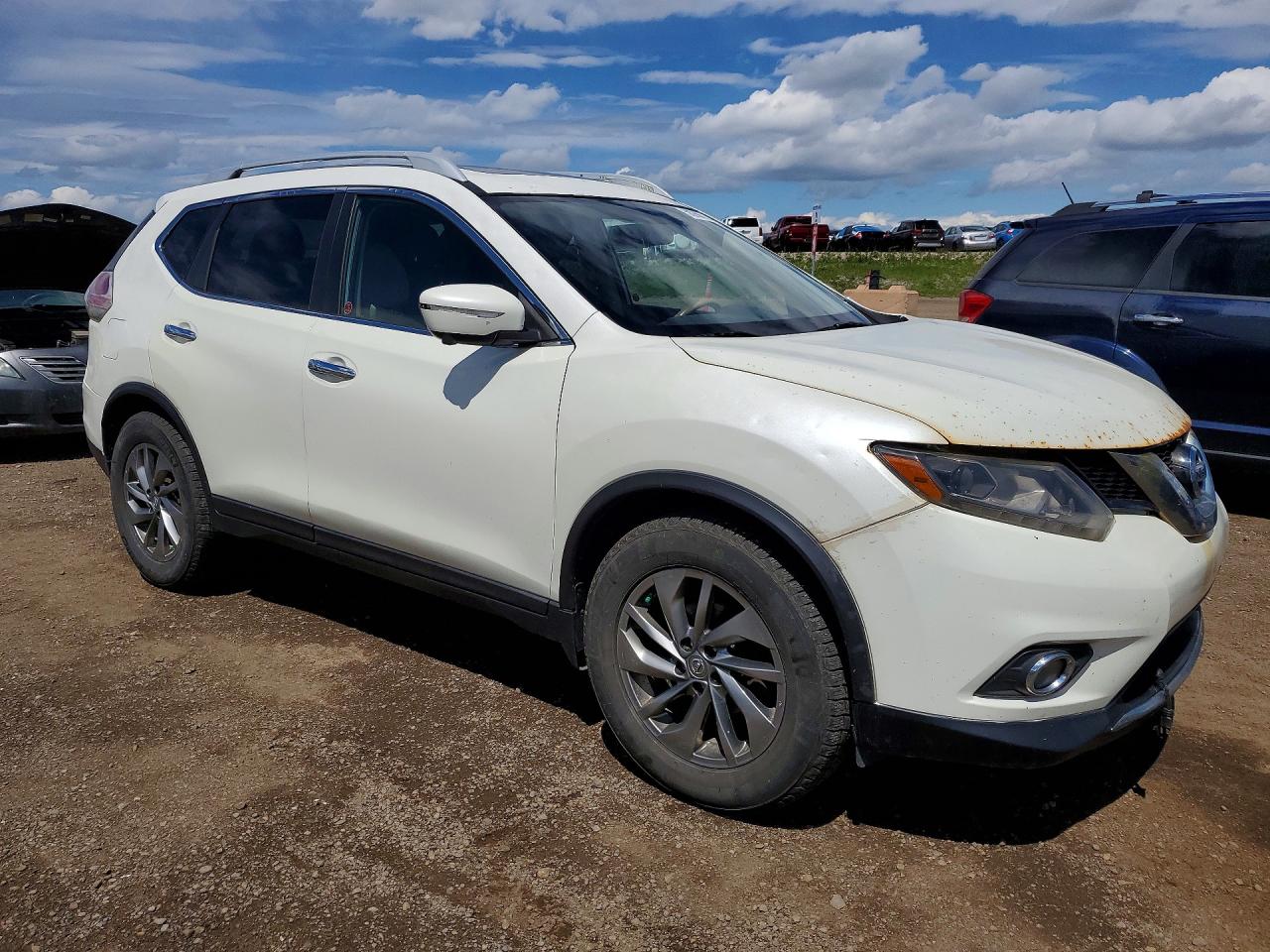 2015 Nissan Rogue S White vin: 5N1AT2MV9FC804233