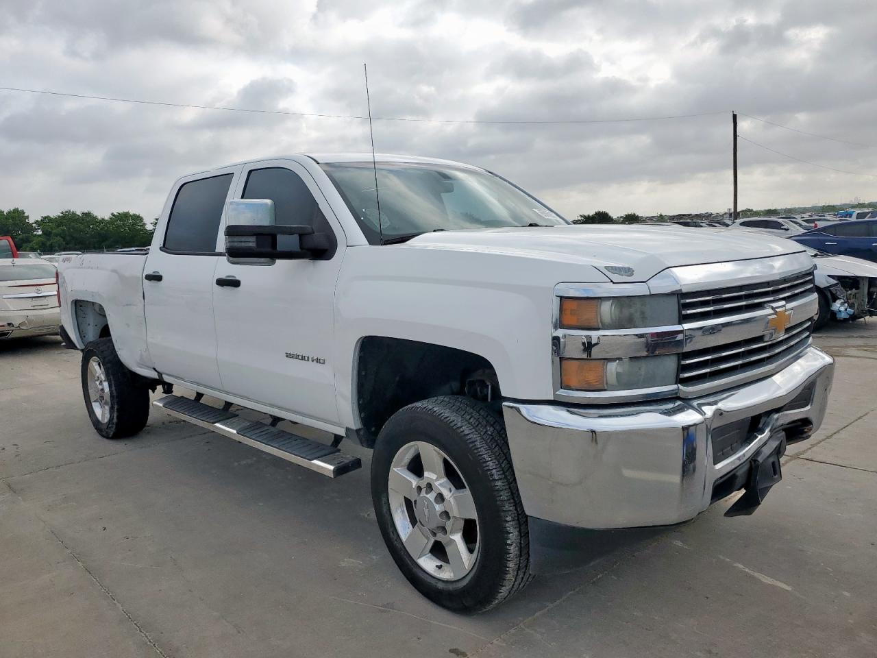 2016 Chevrolet Silverado K2500 Heavy Duty   White vin: 1GC1KUEG1GF136530