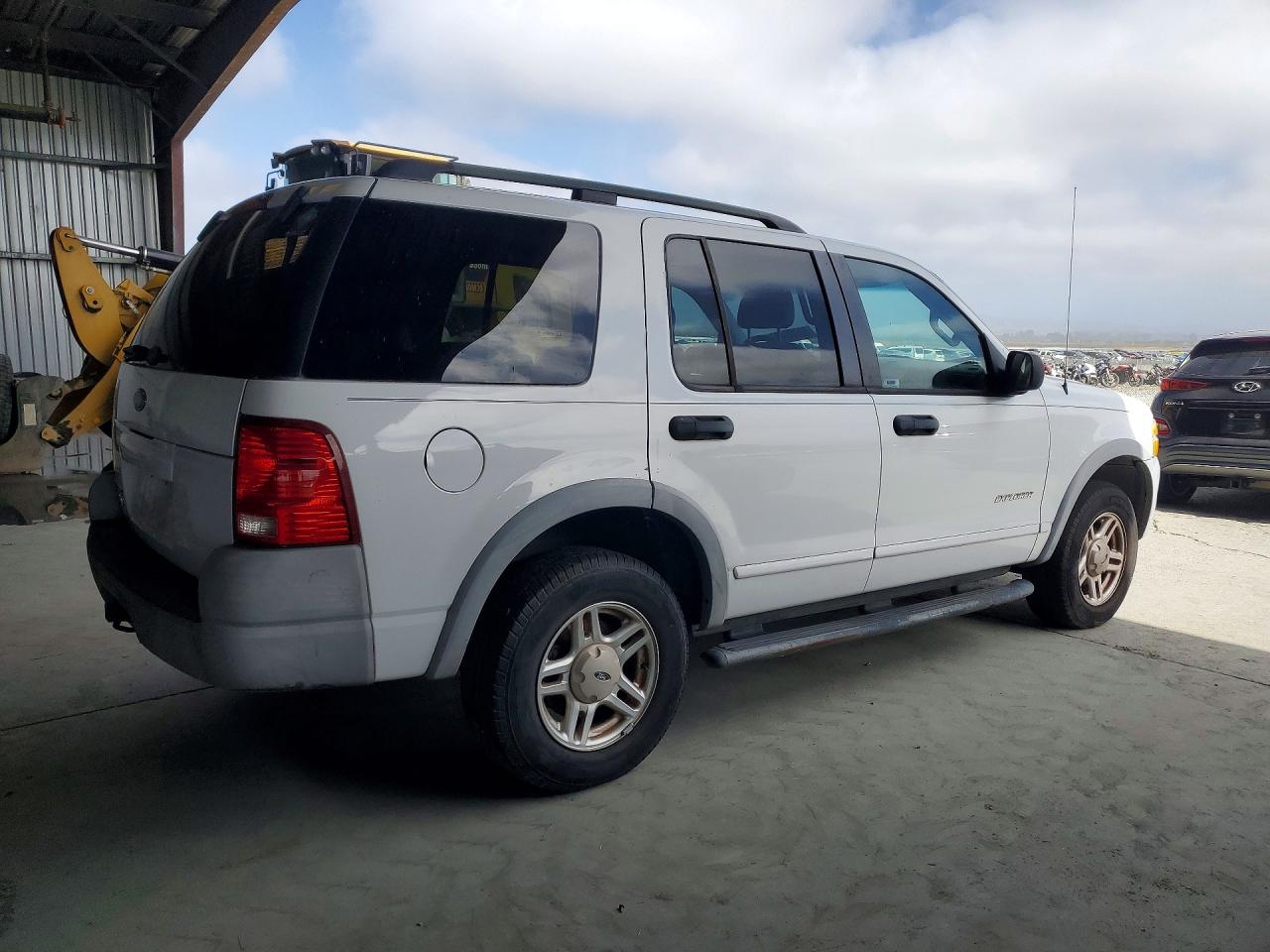 2002 Ford Explorer White vin: 1FMZU72K22ZC98239
