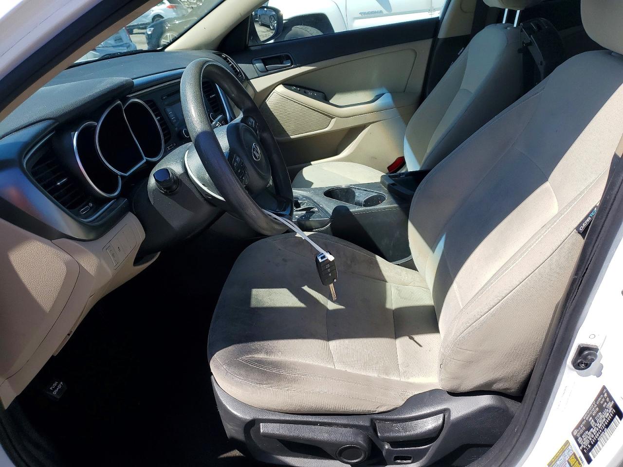 2015 Kia Optima Lx Белый vin: 5XXGM4A72FG406875