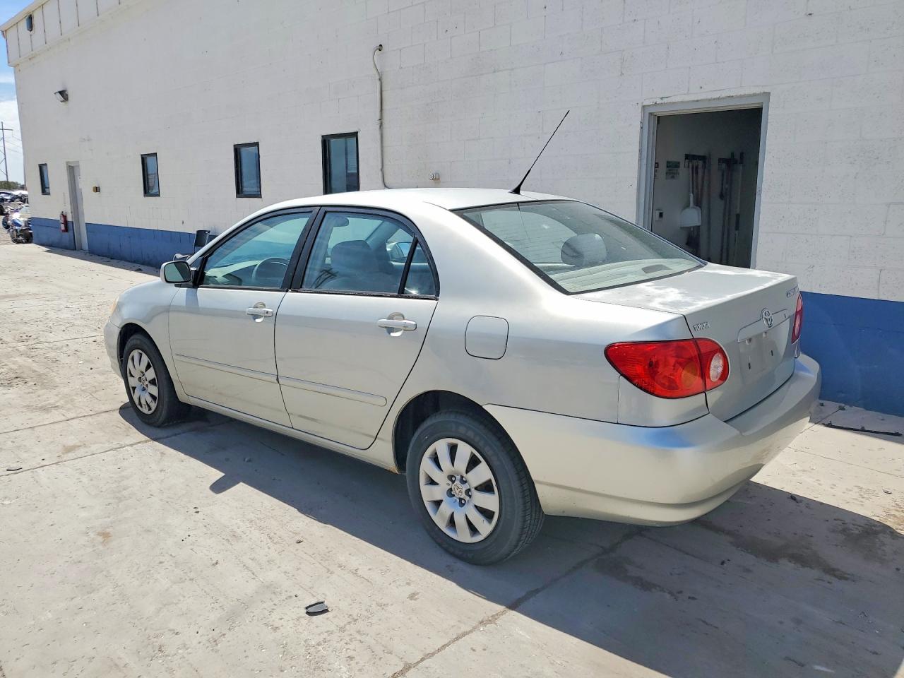 2004 Toyota Corolla Le Silver vin: 1NXBR38E54Z281013