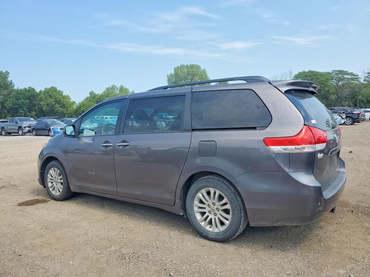 2014 Toyota Sienna Xle 8-passenger Gray vin: 5TDYK3DC7ES510093