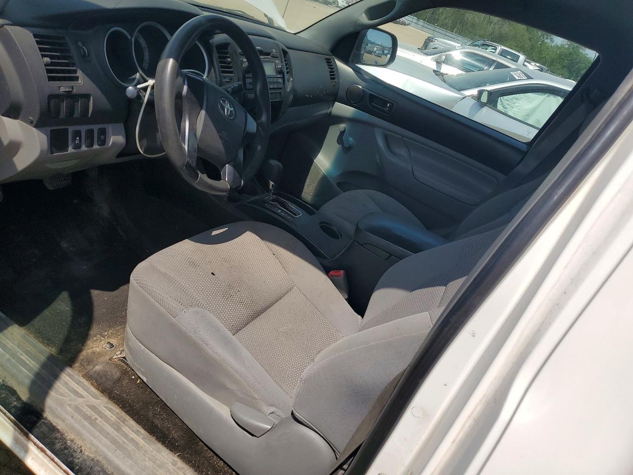 2012 Toyota Tacoma Base White vin: 5TFPX4EN8CX012737
