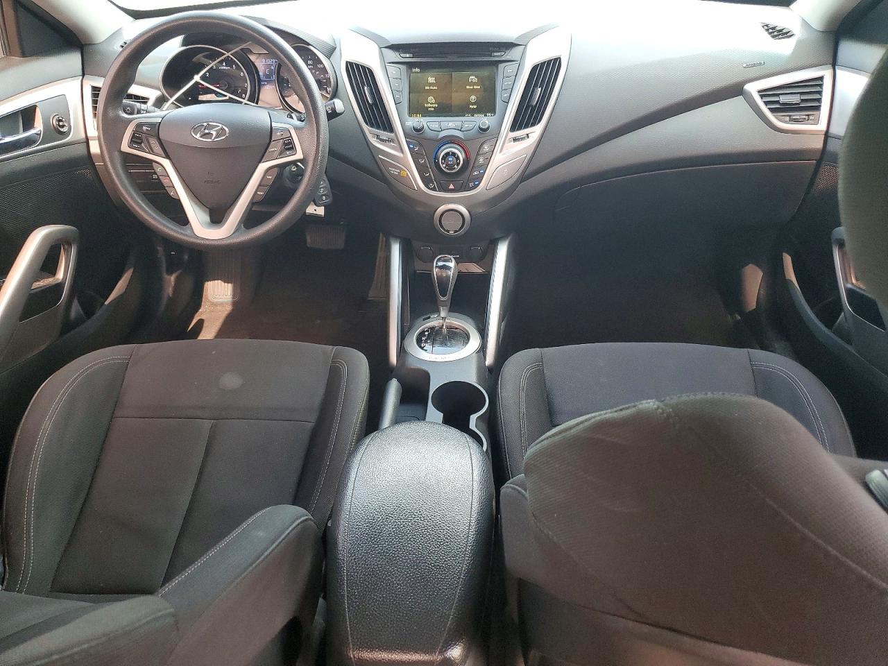 2015 Hyundai Veloster Base Silver vin: KMHTC6AD1FU228546