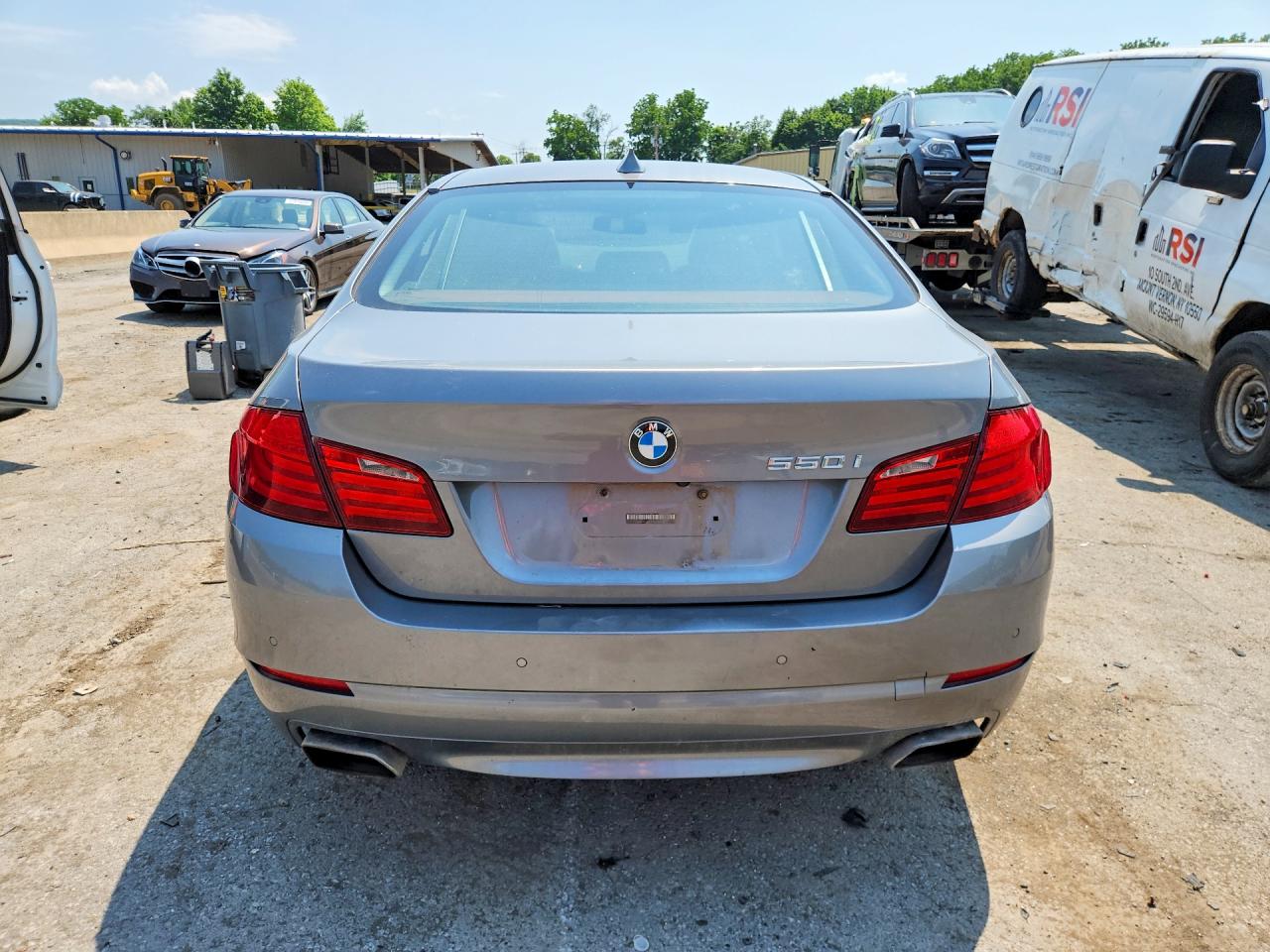 2011 Bmw 550 Xi Silver vin: WBAFU9C51BC784231