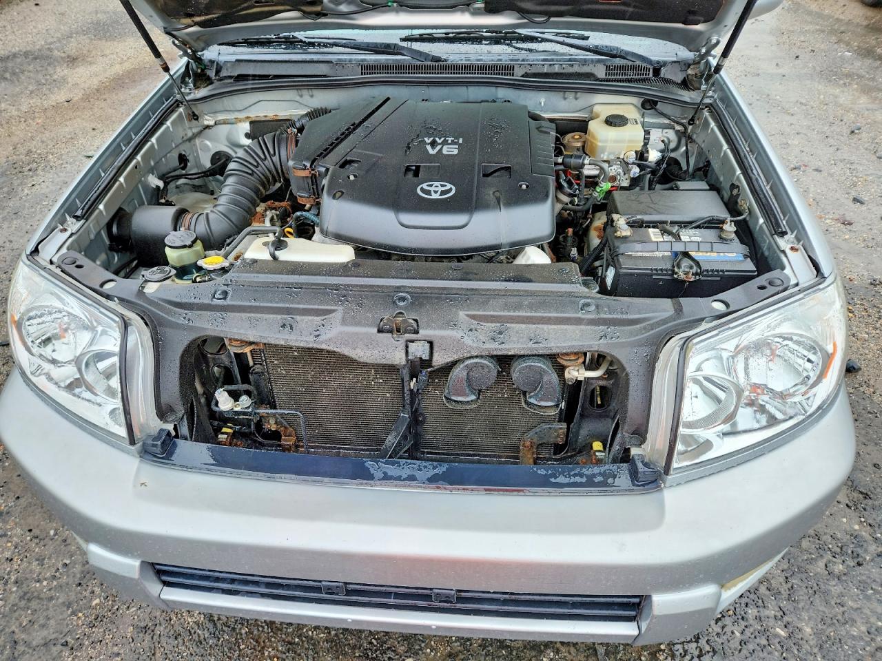 2004 Toyota 4runner Sr5 Silver vin: JTEBU14RX40039837