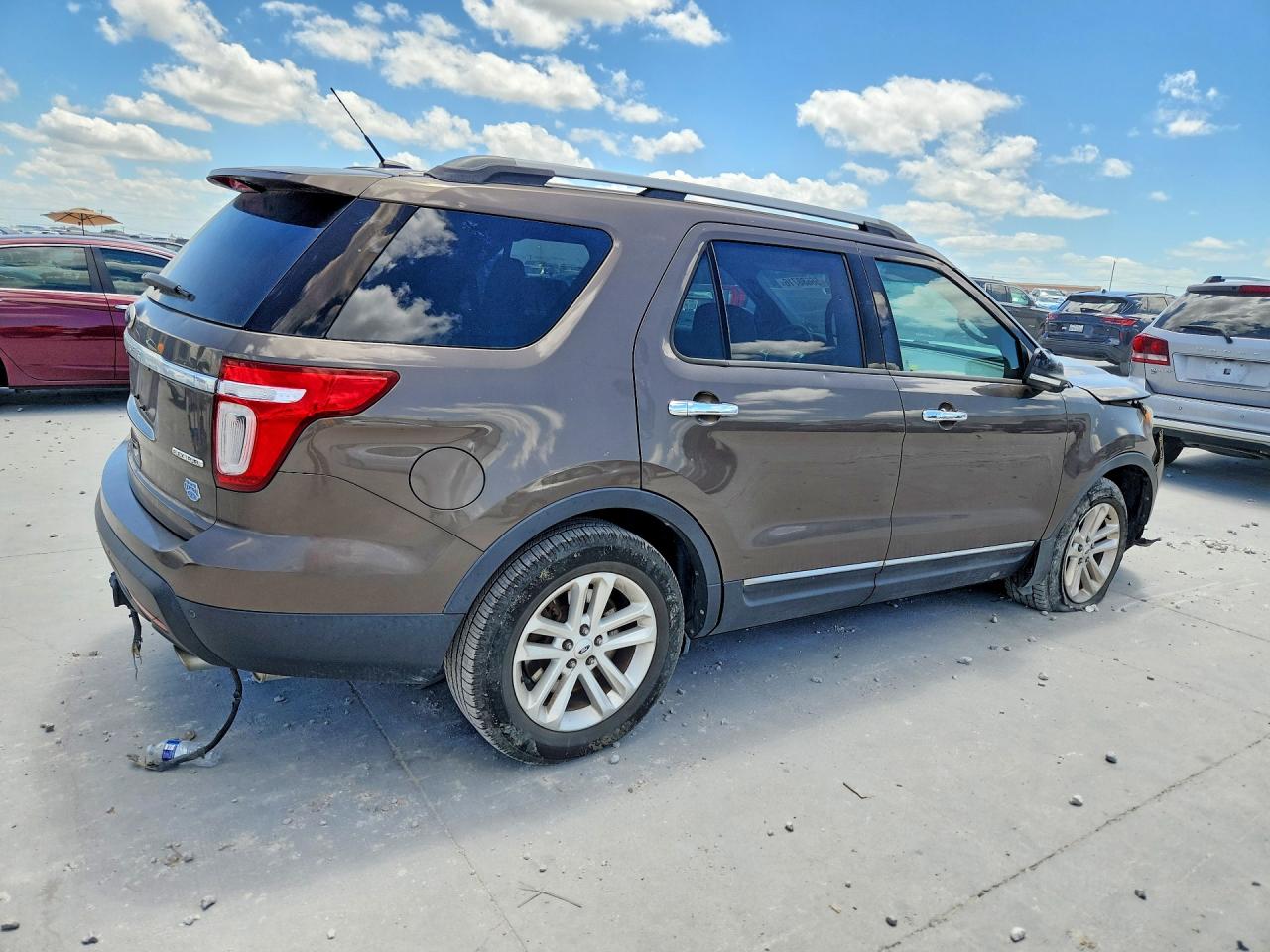 2015 Ford Explorer Xlt Brown vin: 1FM5K7D8XFGC62130