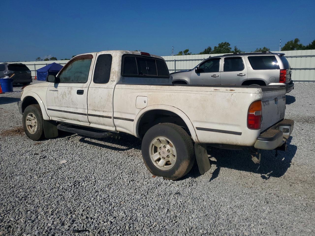 2000 Toyota Tacoma Xtracab Prerunner White vin: 4TASN92N7YZ675774
