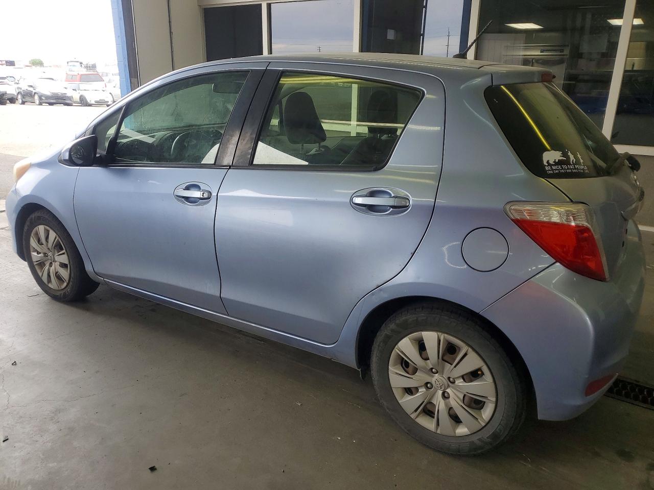 2013 Toyota Yaris 5-door Le Blue vin: JTDKTUD37DD558857