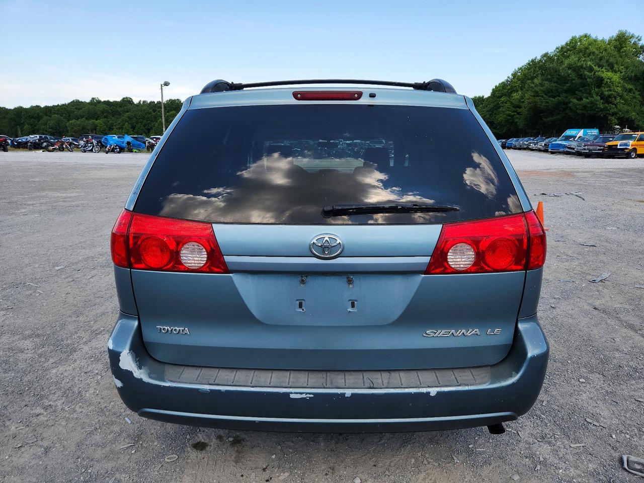 2009 Toyota Sienna Le 7-passenger Blue vin: 5TDZK23C69S245883
