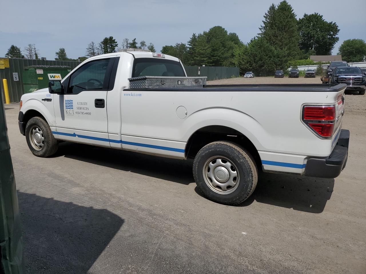 2013 Ford F150 Белый vin: 1FTMF1CM3DKE14761 Damage: Left Bed Side, Dent(S) W/ Paint Dmg, 3 To 4 Inches