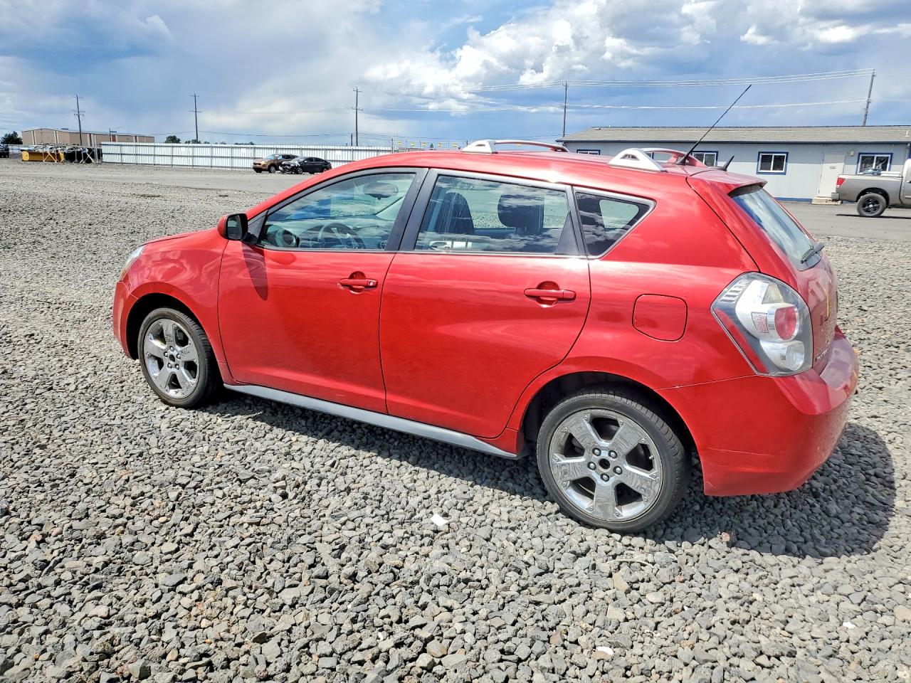 2009 Pontiac Vibe Red vin: 5Y2SM67089Z463339