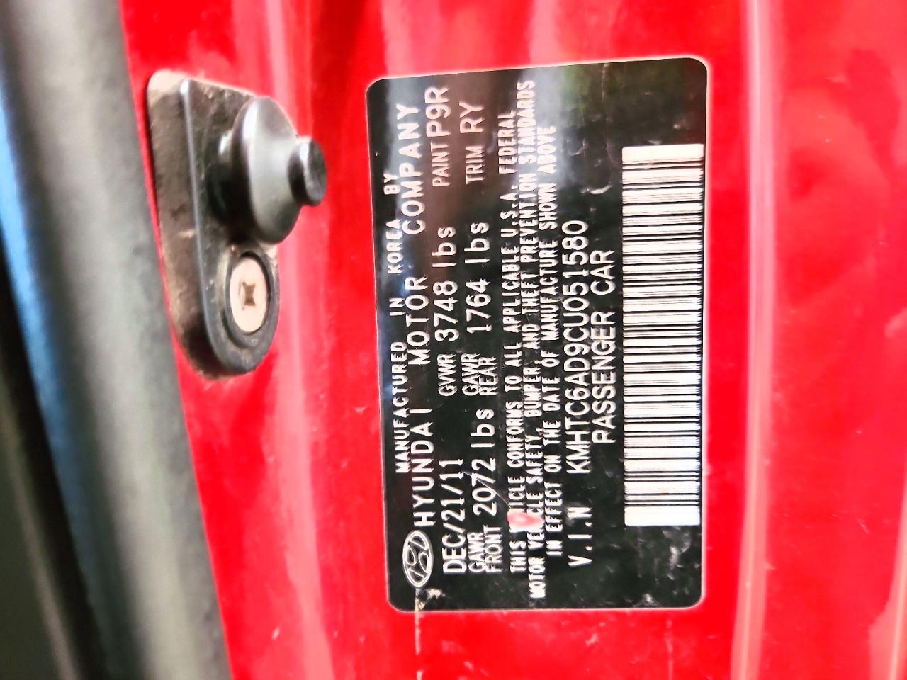 2012 Hyundai Veloster Base Red vin: KMHTC6AD9CU051580