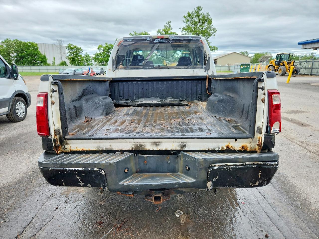 2010 Ford F250 Super Duty White vin: 1FTSX2B56AEB32502