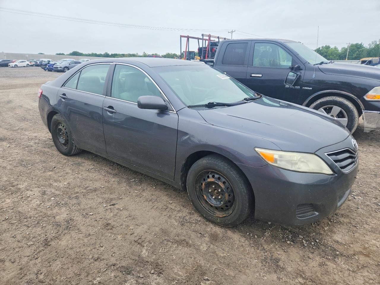2011 Toyota Camry Le Gray vin: 4T1BF3EKXBU684694