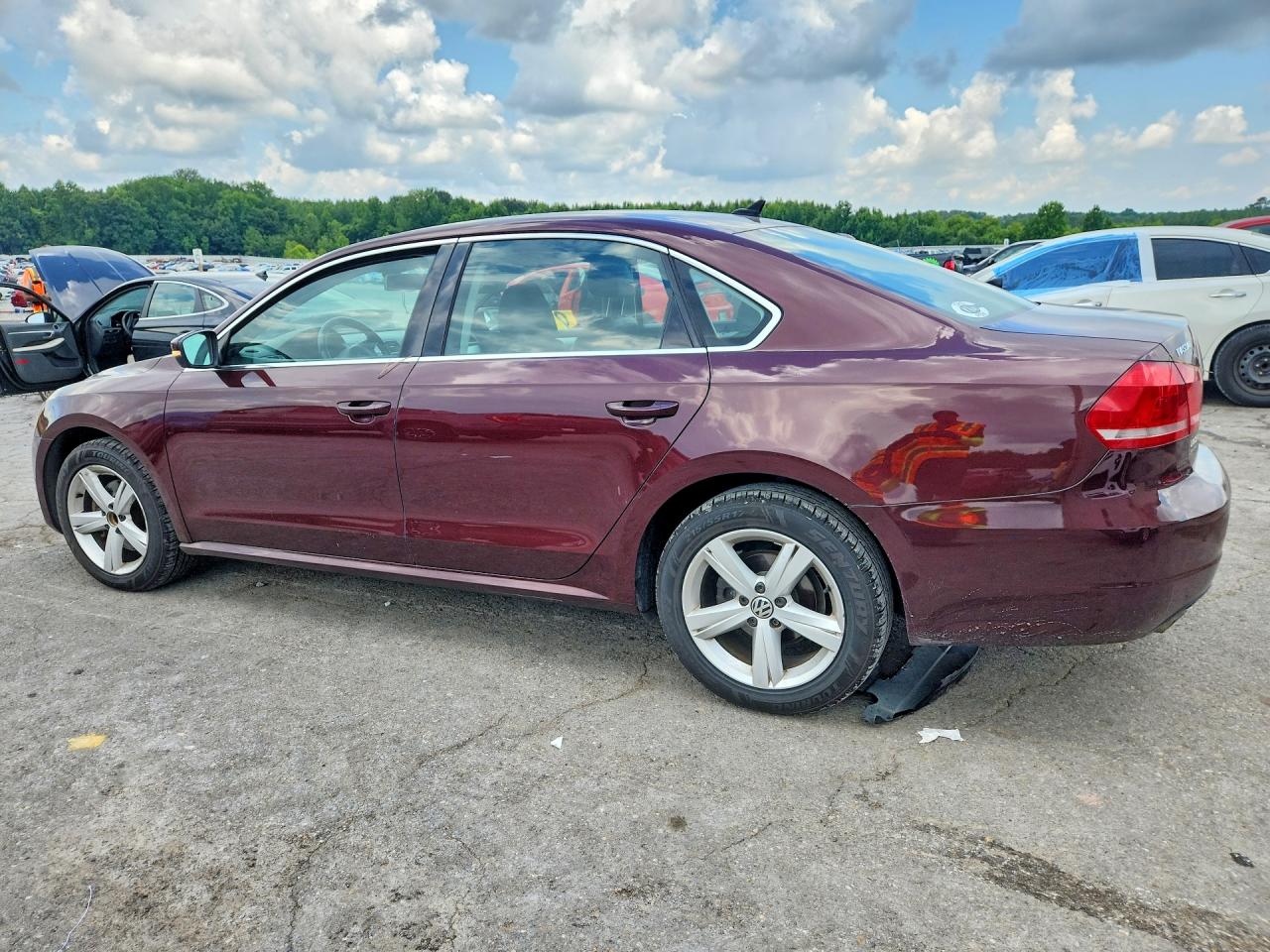 2013 Volkswagen Passat Se Темно-бордовый vin: 1VWBP7A39DC086433