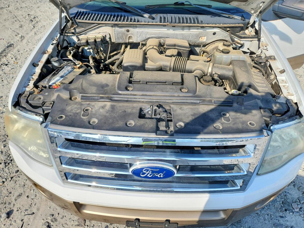 2011 Ford Expedition El Xlt White vin: 1FMJK1H50BEF39305