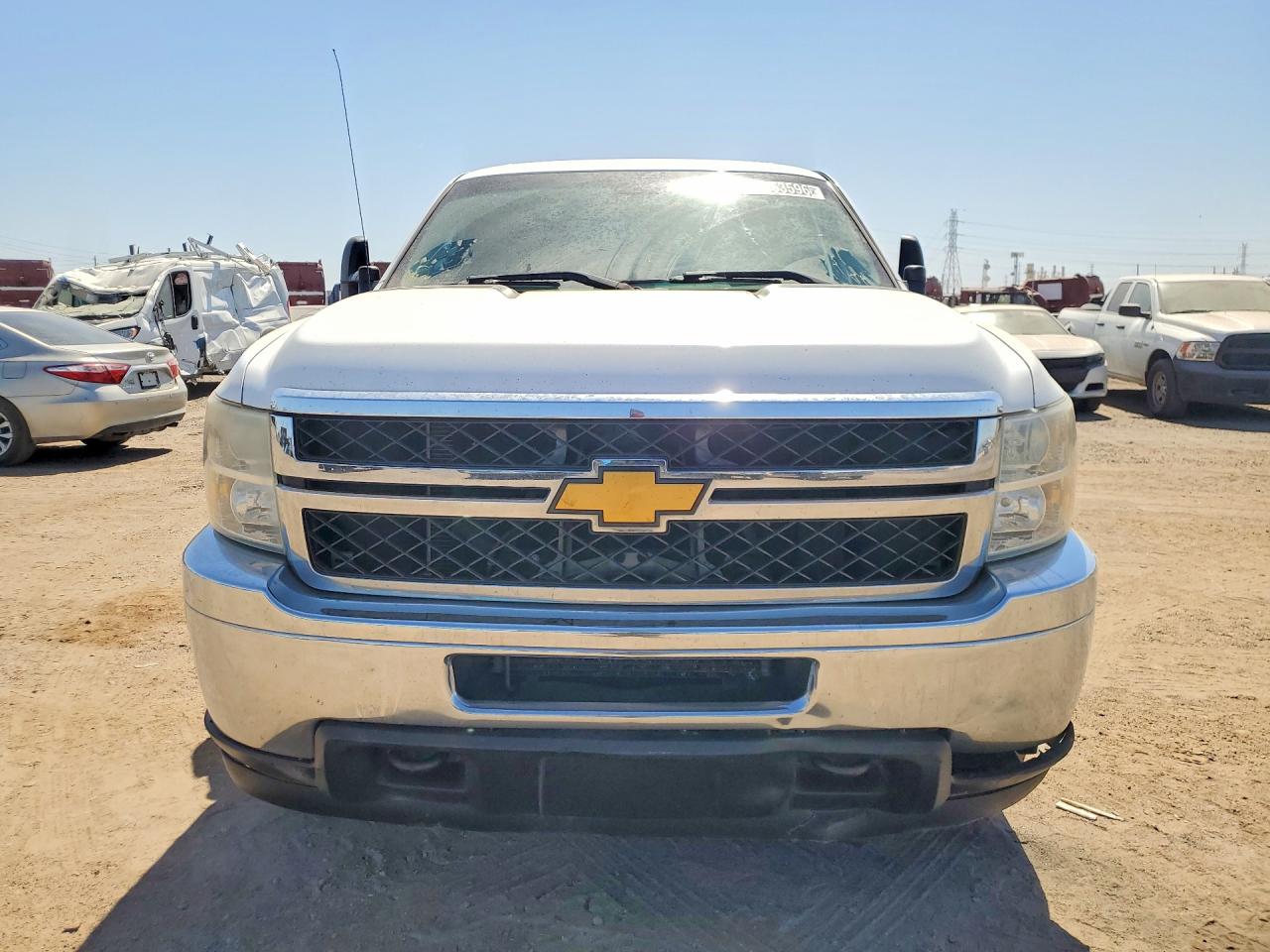 2014 Chevrolet Silverado C2500 Heavy Duty White vin: 1GC1CVCG0EF120452