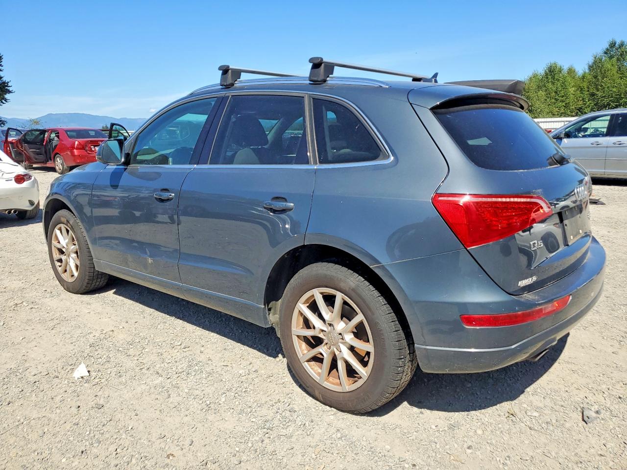 2011 Audi Q5 Premium Blue vin: WA1CFAFP7BA014443