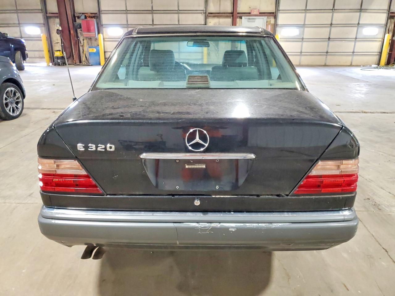 1994 Mercedes-benz E 320 Black vin: WDBEA32E9RC065145