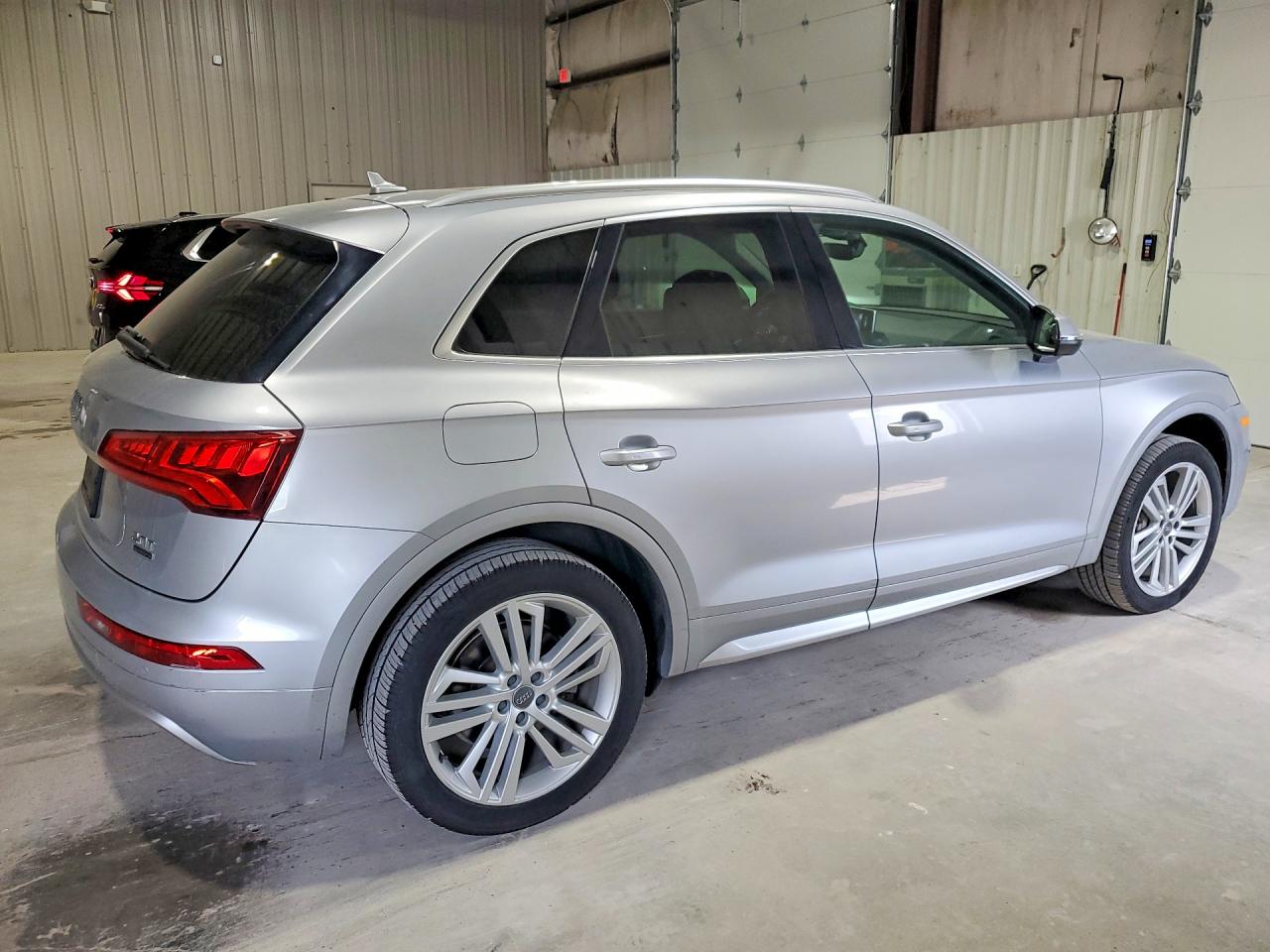 2018 Audi Q5 Premium Plus Silver vin: WA1BNAFY8J2239065