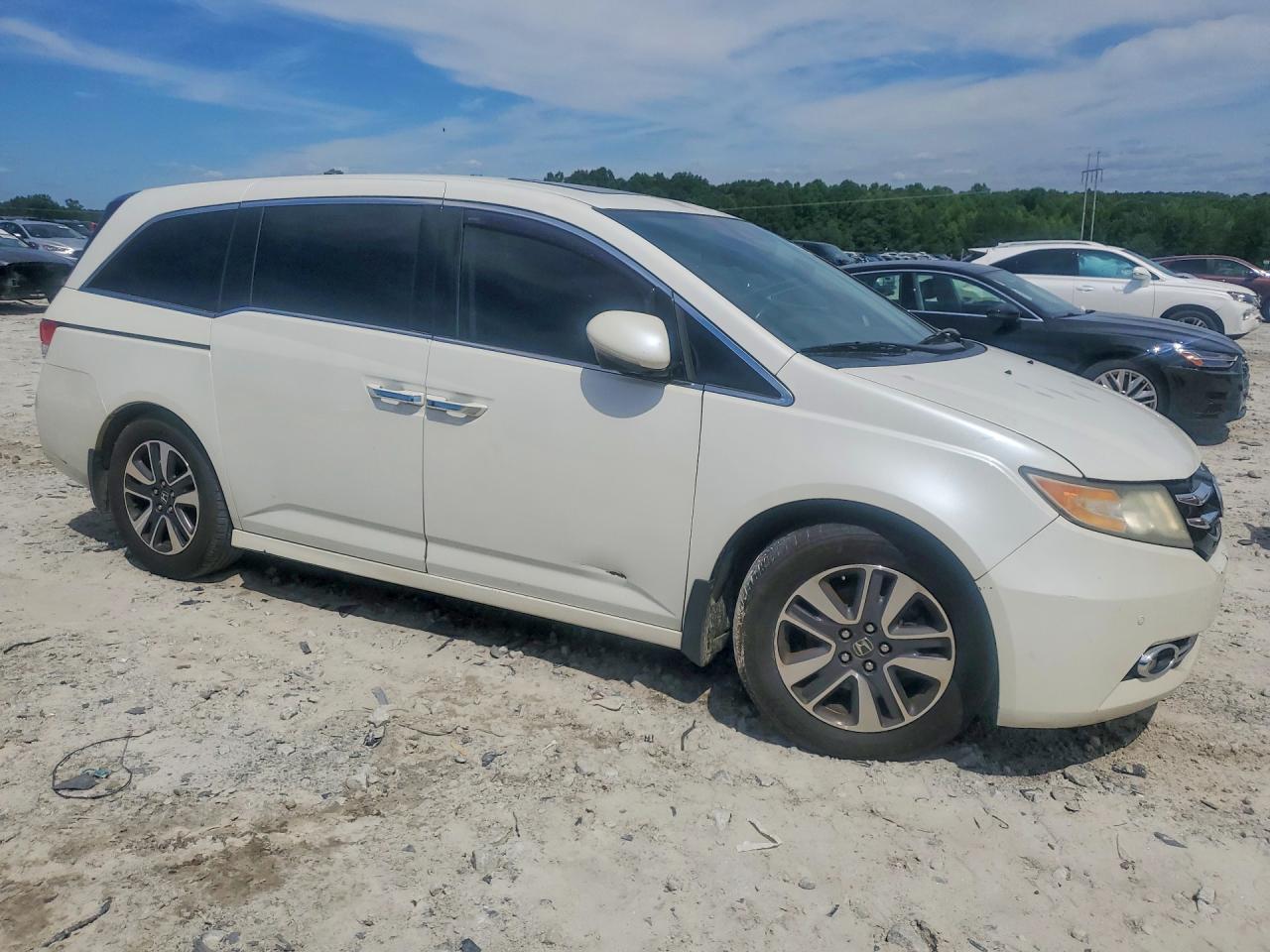 2014 Honda Odyssey Touring White vin: 5FNRL5H99EB044876