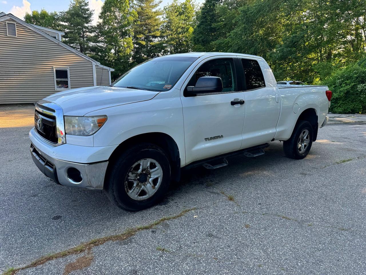 2013 Toyota Tundra Double Cab Sr5 White vin: 5TFUM5F19DX046796