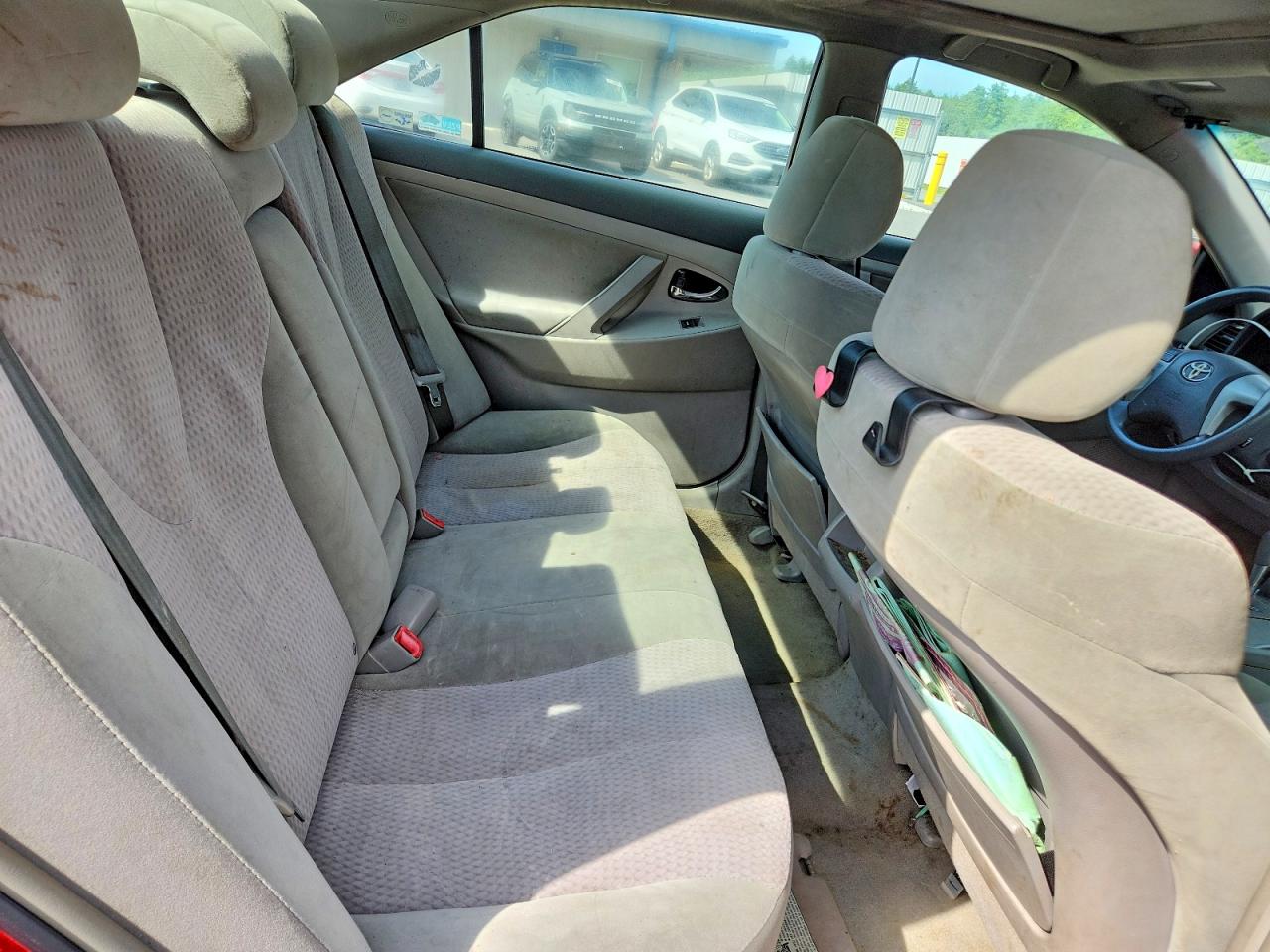 2010 Toyota Camry Le Red vin: 4T4BF3EK1AR079158