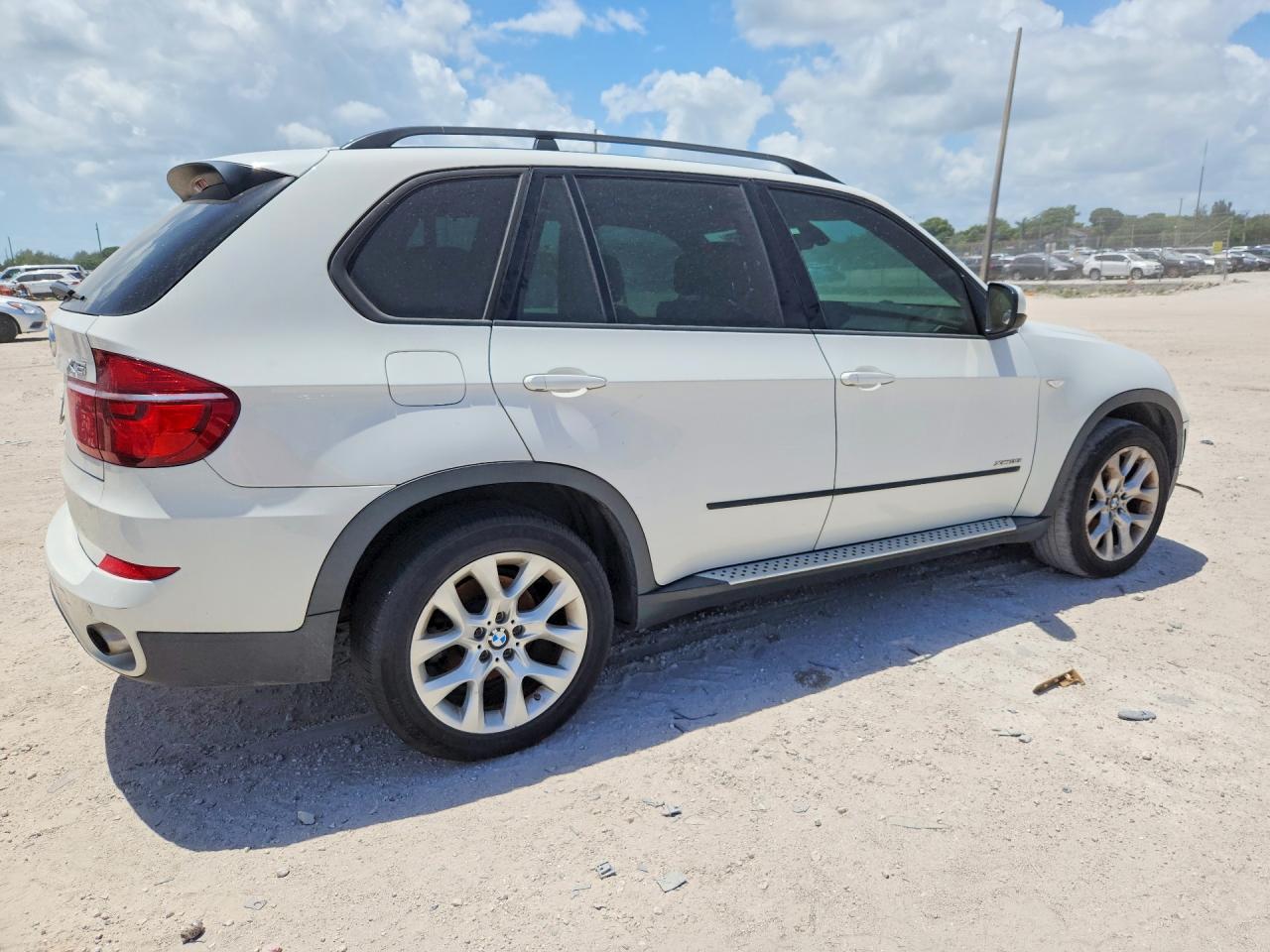 2011 Bmw X5 Xdrive35i White vin: 5UXZV4C56BL738232