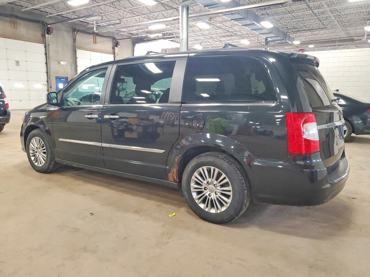 2013 Chrysler Town & Country Touring L Черный vin: 2C4RC1CG1DR623183