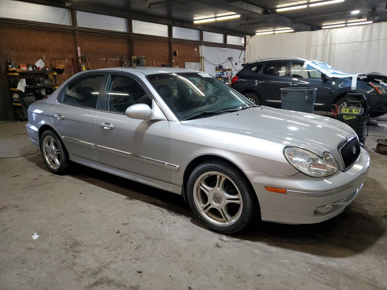 2002 Hyundai Sonata Gls Серебряный vin: KMHWF35HX2A568421