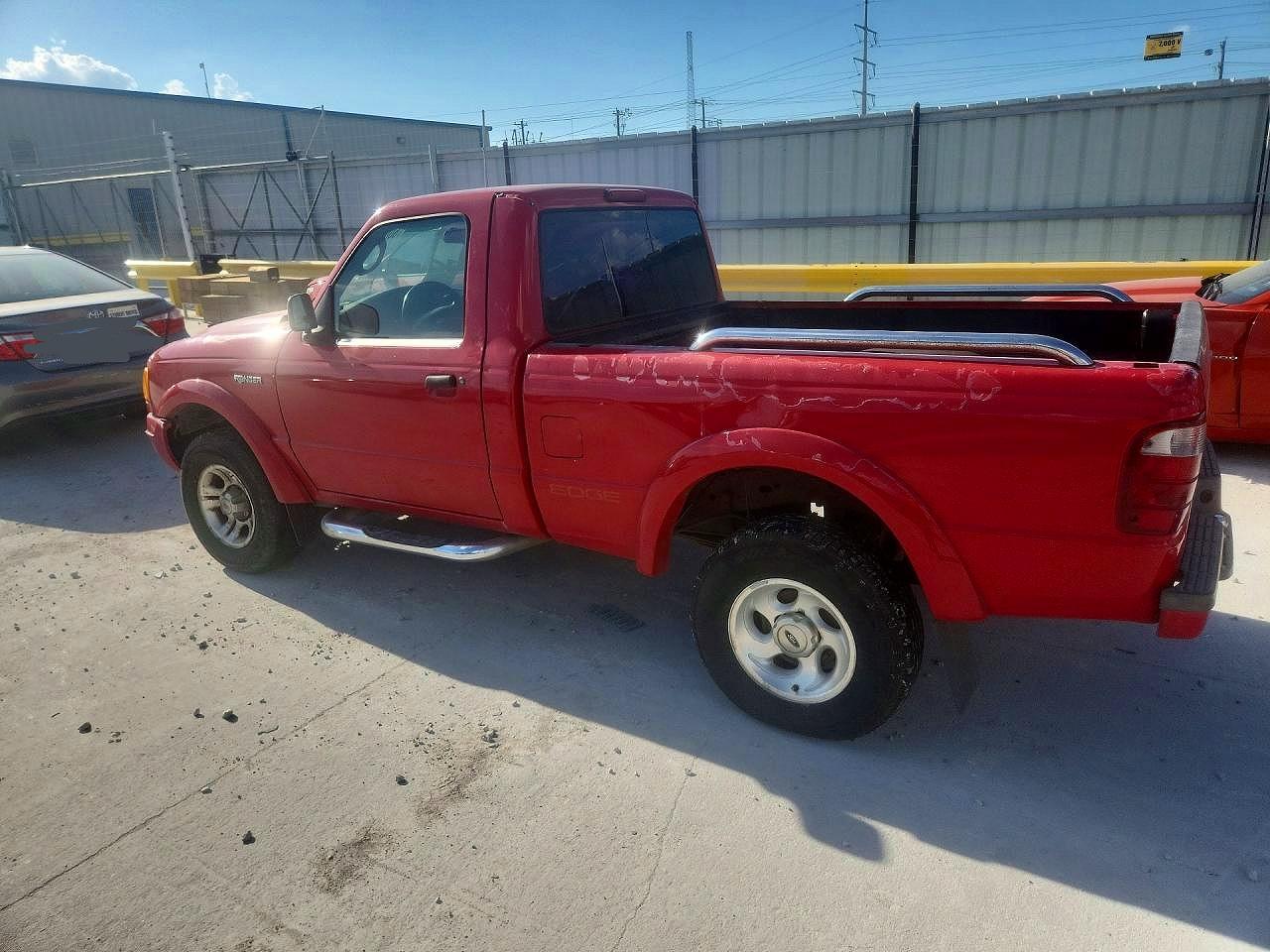 2003 Ford Ranger Red vin: 1FTYR10UX3PA11780
