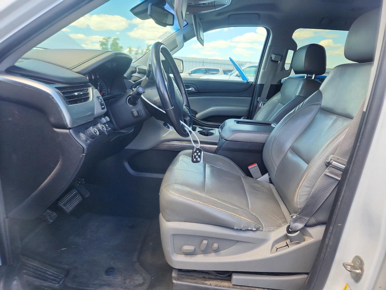 2015 Chevrolet Suburban K1500 Lt White vin: 1GNSKJKC8FR123430