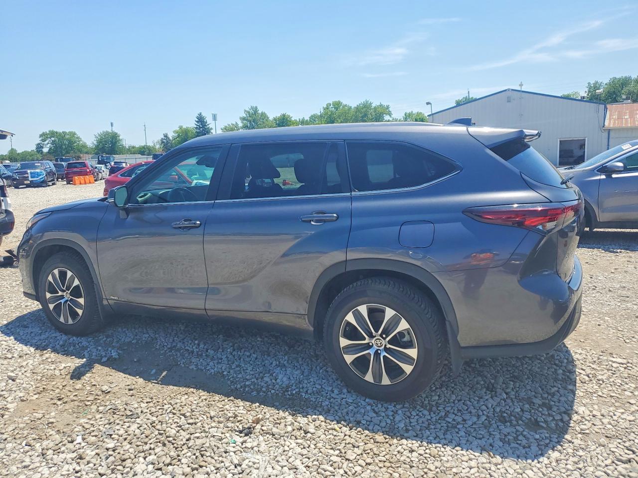 2024 Toyota Highlander Hybrid Xle Серый vin: 5TDKBRCH6RS141416
