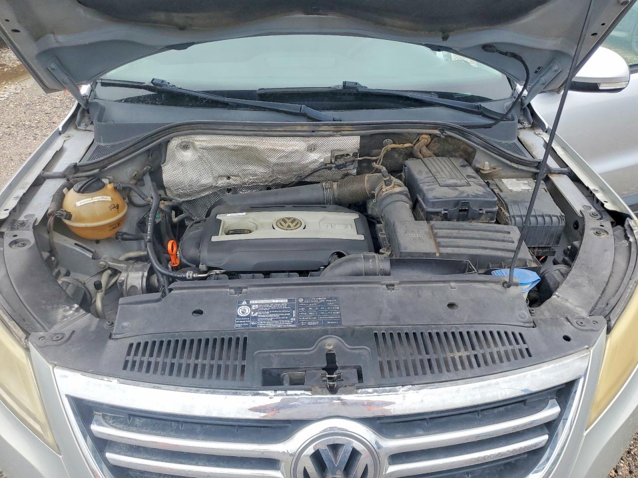 2009 Volkswagen Tiguan S Silver vin: WVGAV75N99W512817