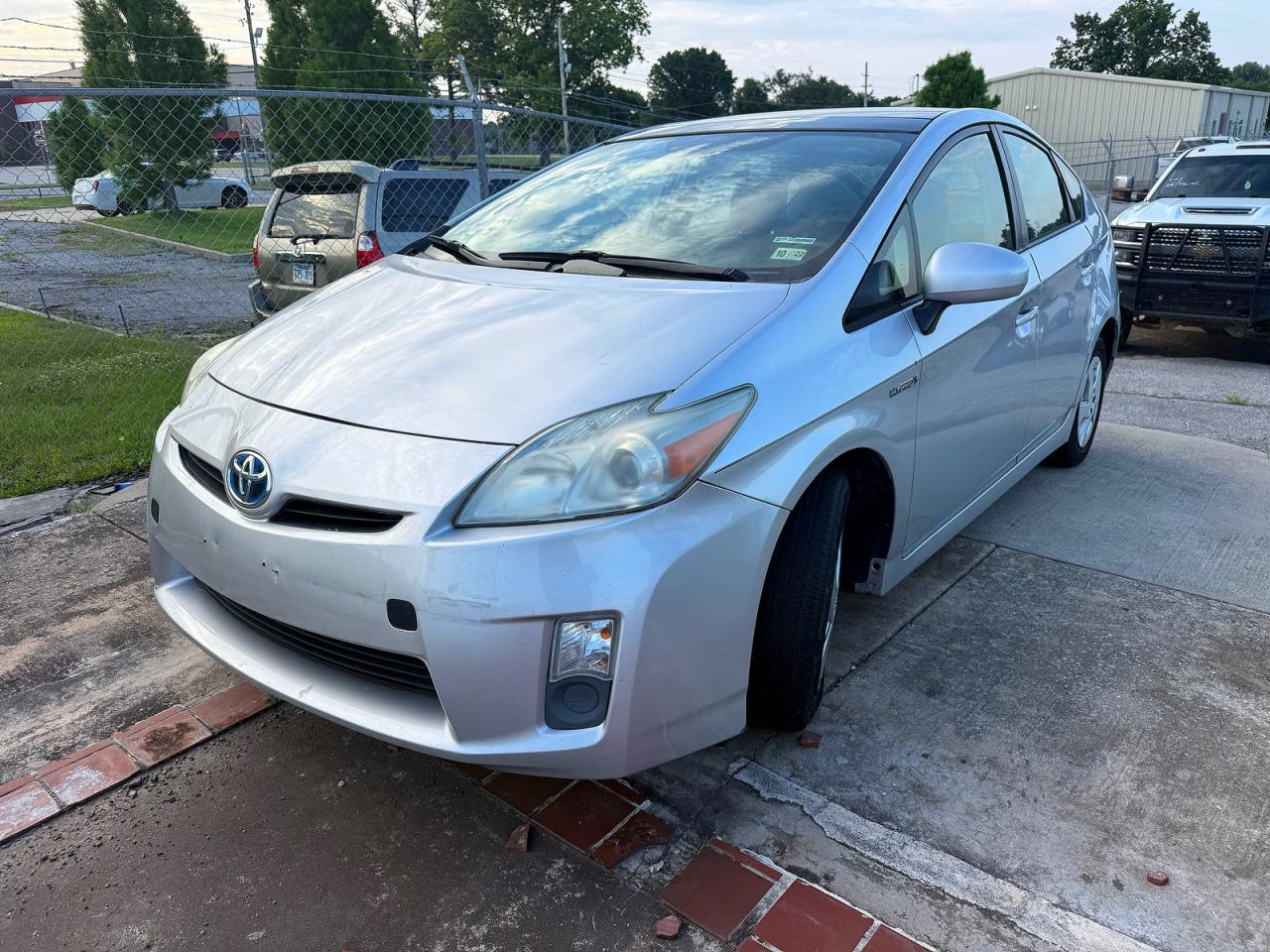 2011 Toyota Prius Three Silver vin: JTDKN3DU4B5341576