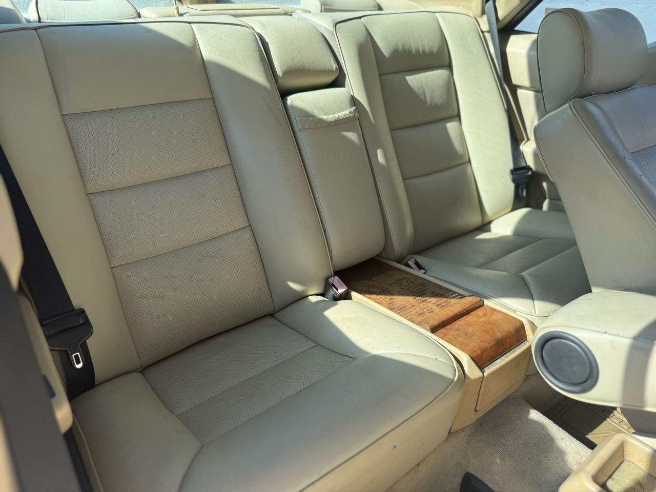 1991 Mercedes-benz 300 Ce Черный vin: WDBEA51D8MB441059