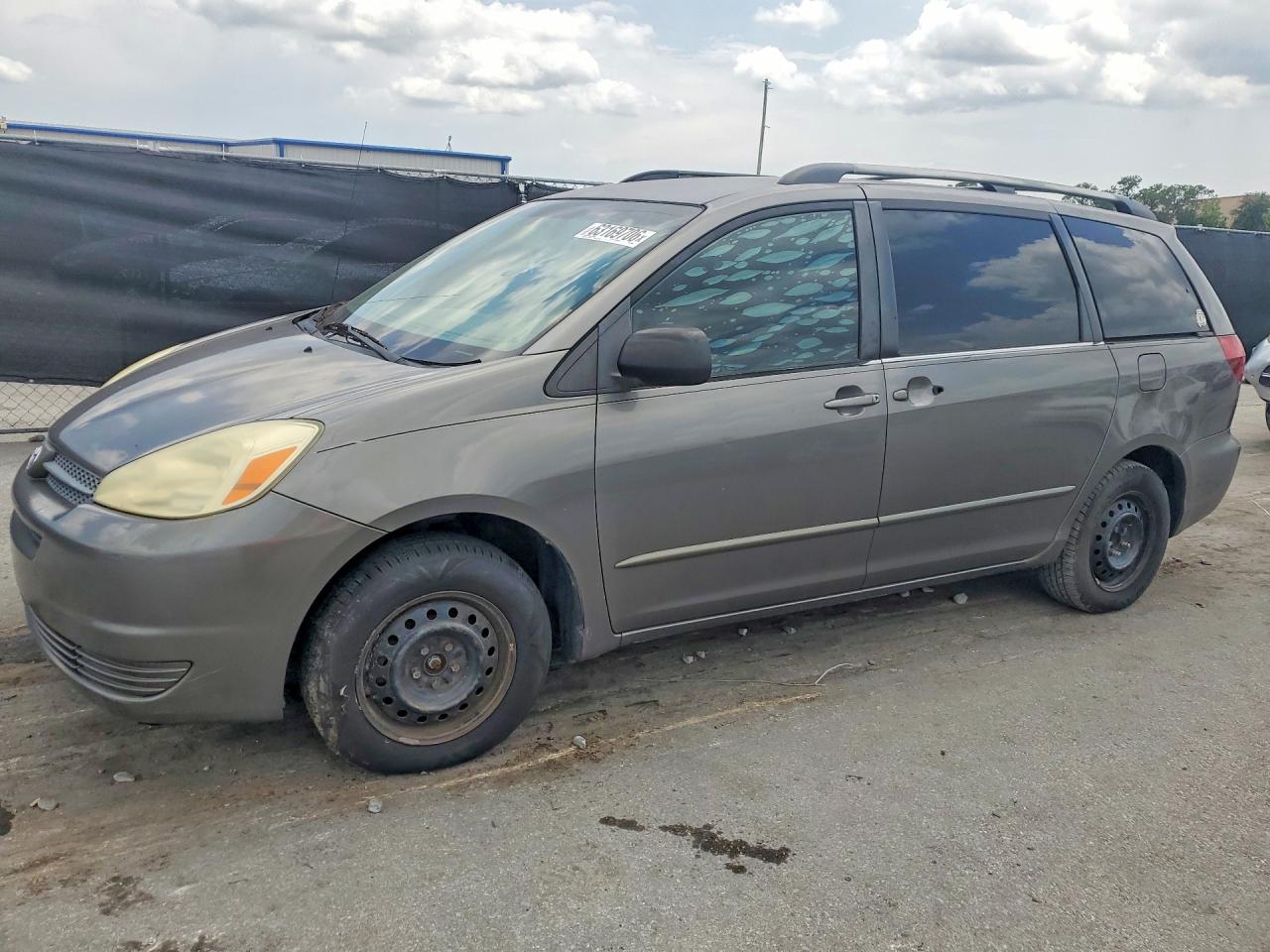 2005 Toyota Sienna Le 7 Passenger Gray vin: 5TDZA23C25S296858