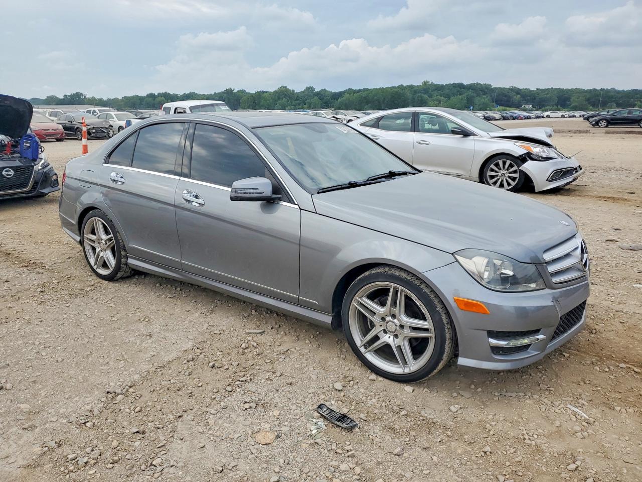 2013 Mercedes-benz C 250 Gray vin: WDDGF4HB0DR300591