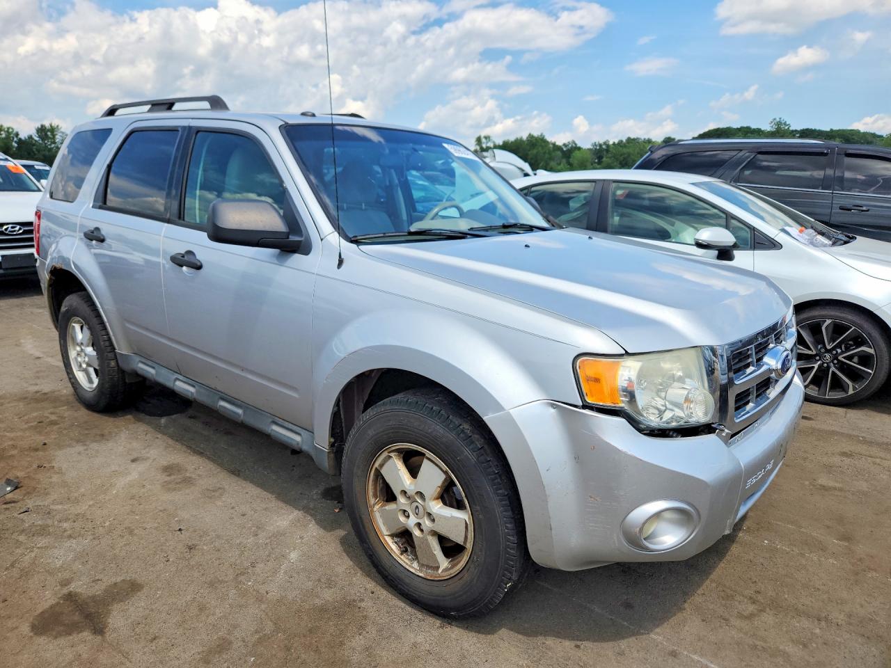 2011 Ford Escape Xlt Серебряный vin: 1FMCU9DG8BKC53471