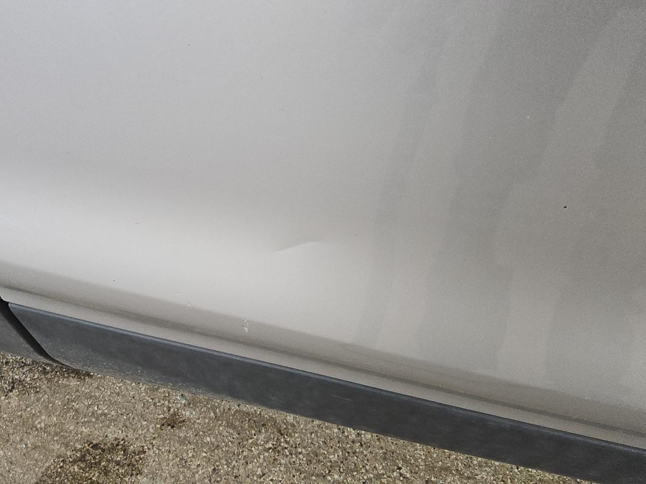 2014 Ford Escape Se Silver vin: 1FMCU9G9XEUC09574 Damage: Right Front Door, Dent(S) W/No Paint Dmg, Pdr-1 Dent